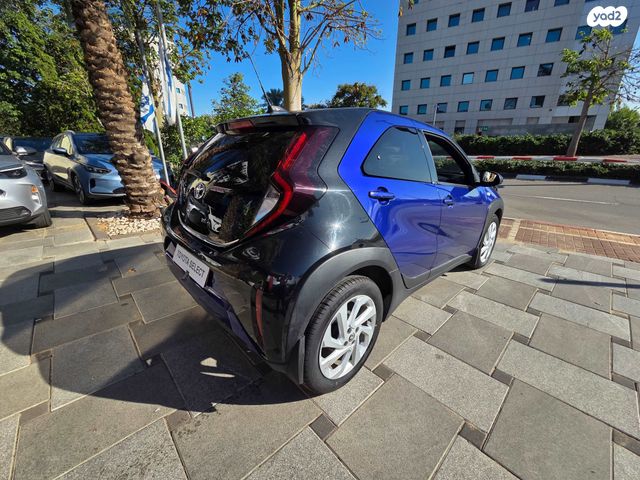 טויוטה אייגו X