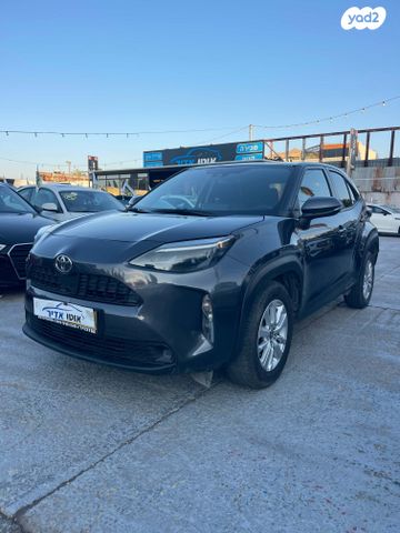 מודעת רכב טויוטה יאריס קרוס