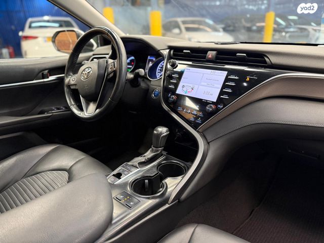 טויוטה קאמרי