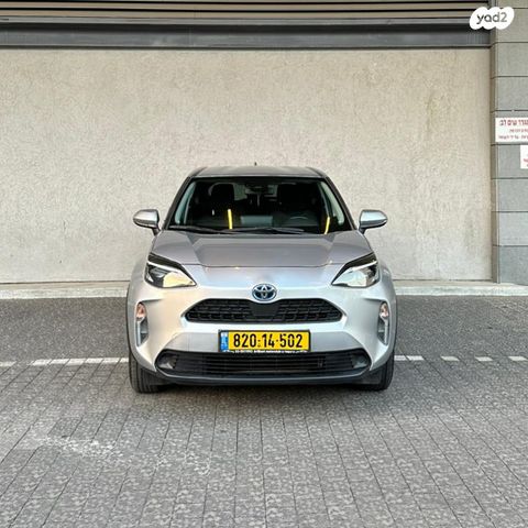 מודעת רכב טויוטה יאריס קרוס