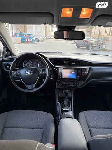 טויוטה קורולה