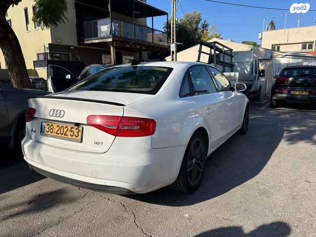 אאודי A4
