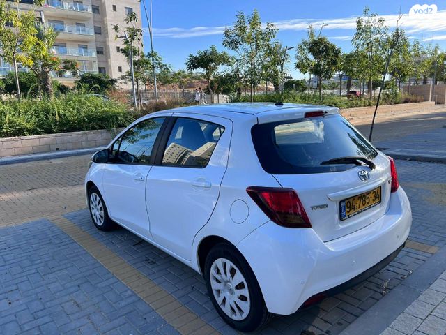 טויוטה יאריס