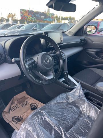 טויוטה יאריס קרוס