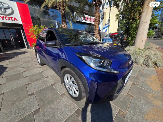 טויוטה אייגו X