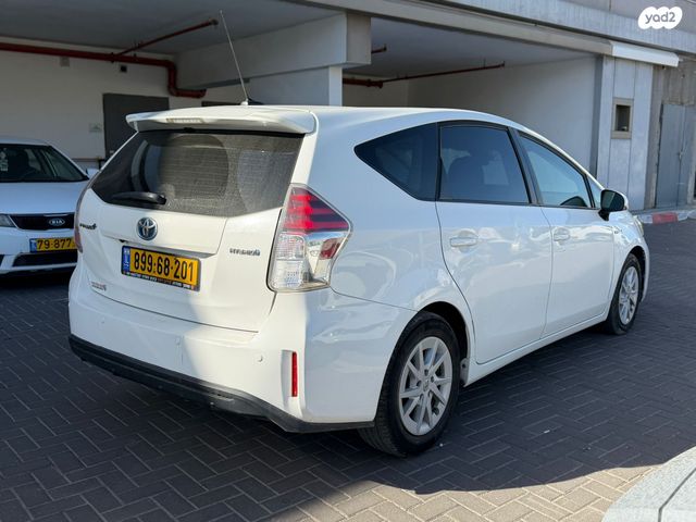 טויוטה פריוס פלוס