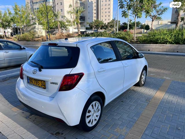 טויוטה יאריס