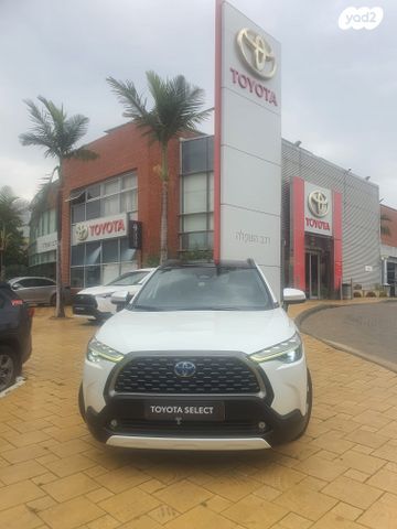 מודעת רכב טויוטה קורולה קרוס