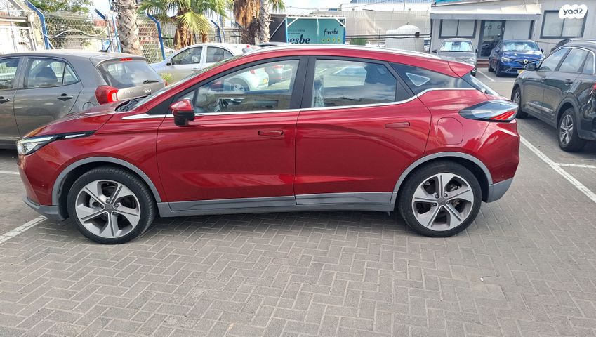 מודעת רכב ג׳ילי Geometry C