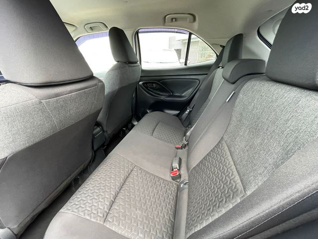 טויוטה יאריס קרוס