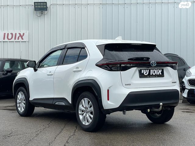 טויוטה יאריס קרוס