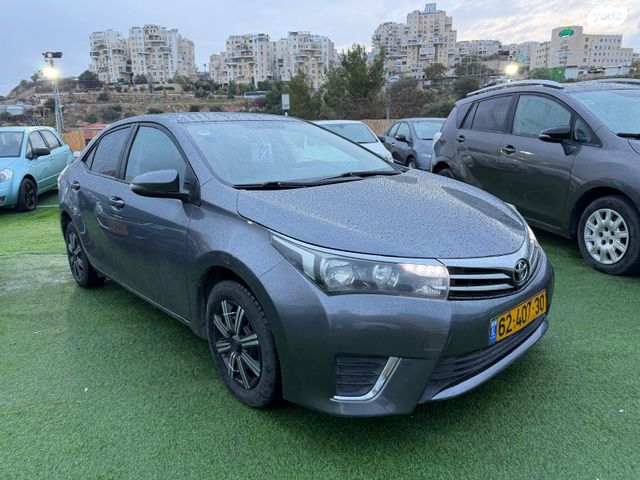 טויוטה קורולה