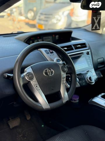 טויוטה פריוס פלוס