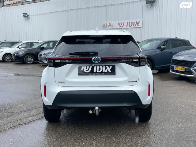 טויוטה יאריס קרוס