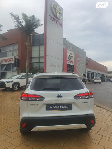 טויוטה קורולה קרוס