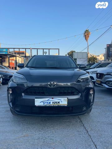 טויוטה יאריס קרוס