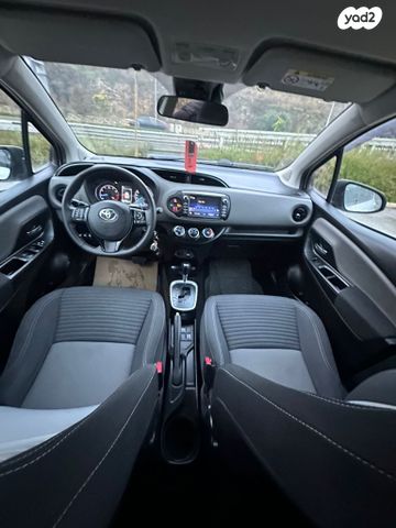 טויוטה יאריס