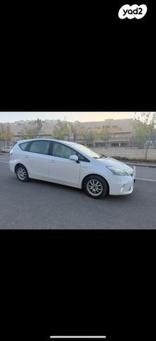 טויוטה פריוס פלוס