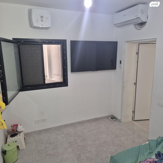 דירה, הצנחנים 1, אריק שרון, נהריה