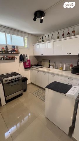 דירה, שמעון בר גיורא 22, שכונה ד', באר שבע