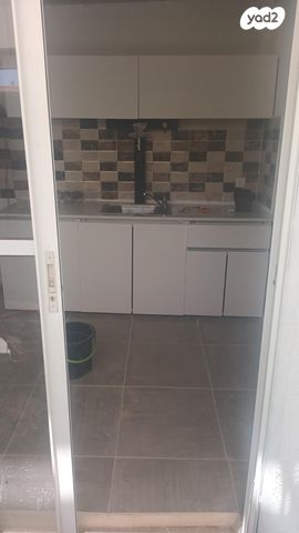 דירת גן, האלה 10, בני עי''ש, בני עי"ש