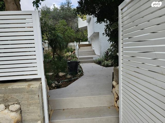 בית פרטי/ קוטג', יערה 19, שאר העיר, להבים