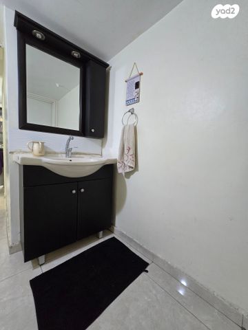 דירה, הרב פניז'ל 1, נווה יעקב, ירושלים