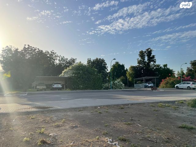 מגרשים, אשדות יעקב מאוחד 1, אשדות יעקב מאוחד, אשדות יעקב מאוחד