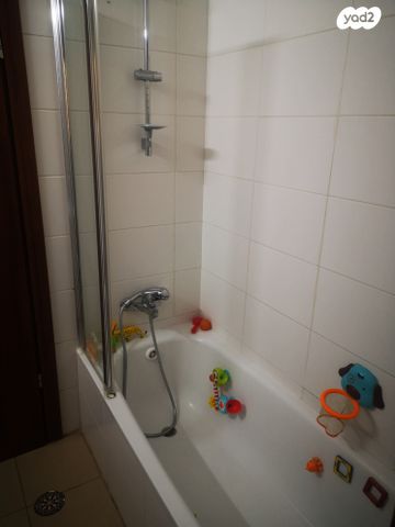 דירה, דוד טבצ'ניק 11, נווה גן, פתח תקווה