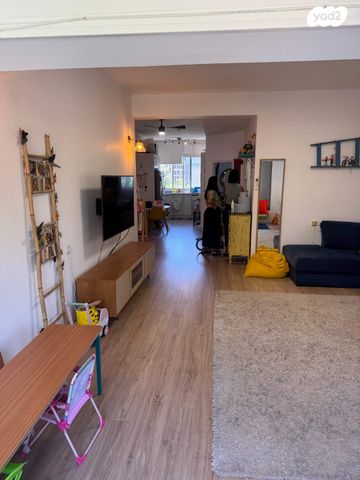 דירה, משה שרת 39, שכונת בן גוריון, מרכז העיר ג', רמת גן