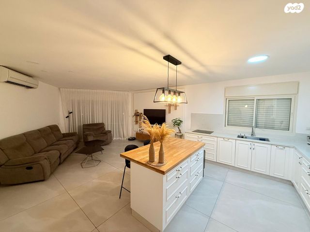 חודשי השנה 6