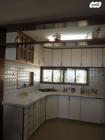 דירה, הרצל 46, דרום, צפת