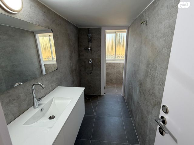 דירה, ציון 15, נווה שאנן, חיפה