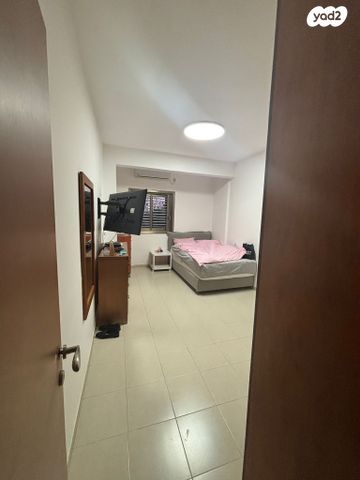 דירה, שדרות בר אילן 2, לב העיר, בת ים