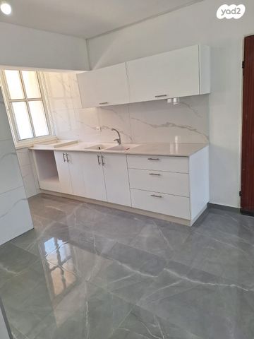 דירה, שדרות גת 72, הקוממיות, קרית גת