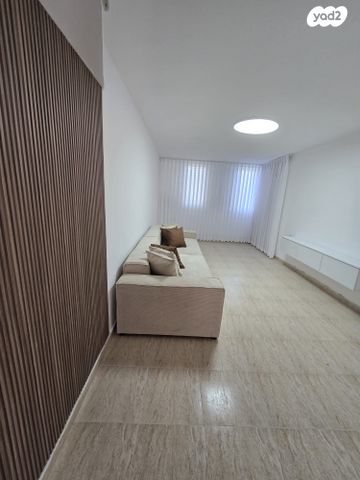 דירה, שדרות הרצל 503, שיכון שלוש קומות, דימונה