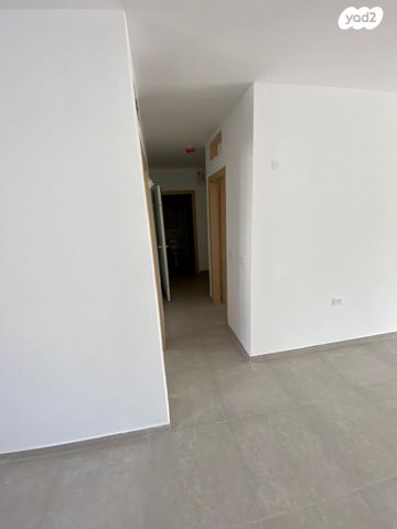 דירה, שושנה דמארי 7, גדרה מזרח, גדרה