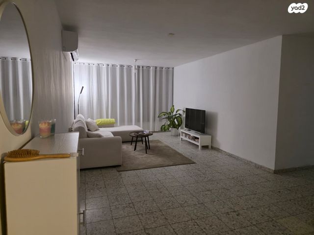 דירה, רחל הרשנזון 76, שעריים, רחובות