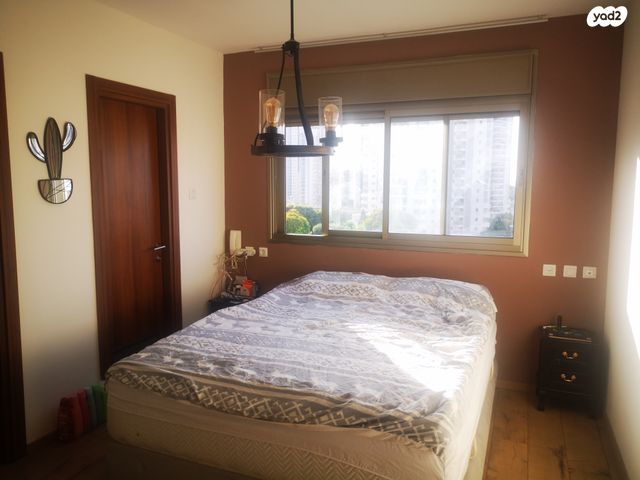 דירה, דוד טבצ'ניק 11, נווה גן, פתח תקווה