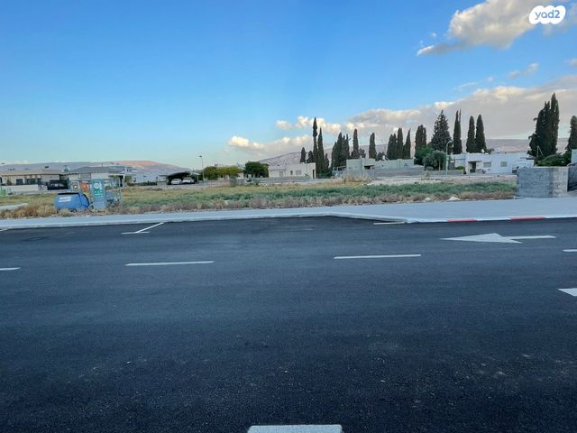 מגרשים, אשדות יעקב מאוחד 1, אשדות יעקב מאוחד, אשדות יעקב מאוחד