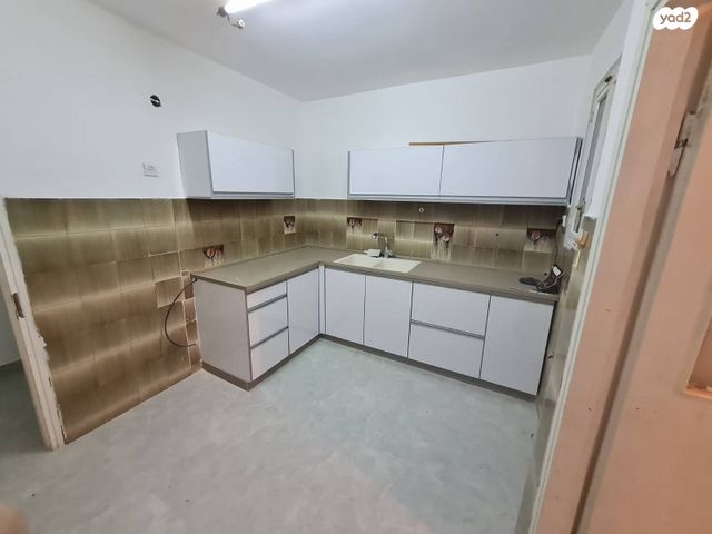 דירה, הרצל 105, שעריים, רחובות