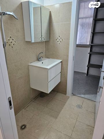 דירה, הרצל 105, שעריים, רחובות