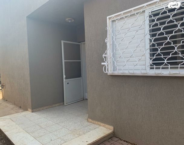 בית פרטי/ קוטג', הגנה 9, קרית מנחם בגין, נתיבות