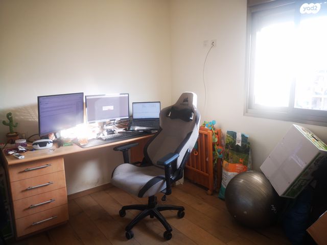 דירה, דוד טבצ'ניק 11, נווה גן, פתח תקווה