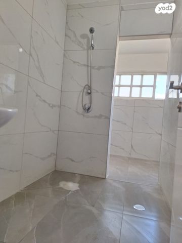 דירה, שדרות גת 72, הקוממיות, קרית גת