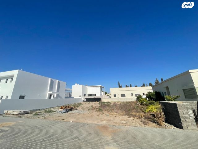 מגרשים, אשדות יעקב מאוחד 1, אשדות יעקב מאוחד, אשדות יעקב מאוחד