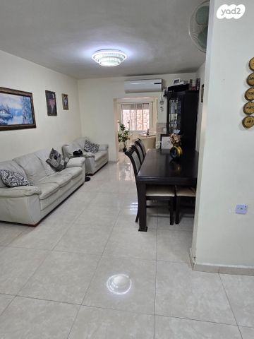 הרב פניז'ל 1