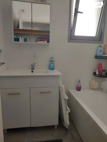 דירה, יחד 2, בצוותא, חריש