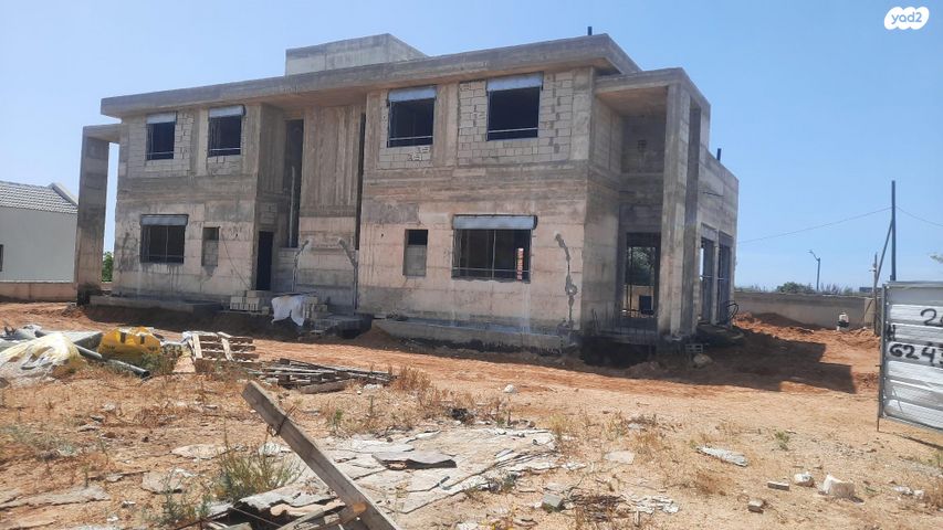 דו משפחתי, העגור 1, טירת שלום, נס ציונה