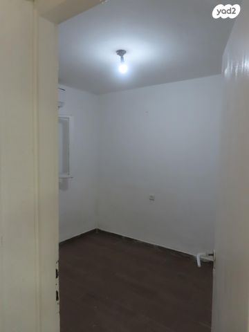 דירה, ז'בוטינסקי 26, שיכון ד, טבריה